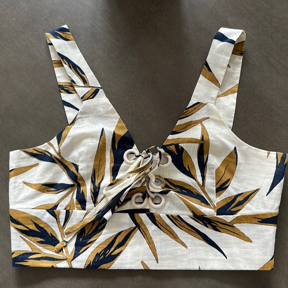 J.O.A. Crop Top